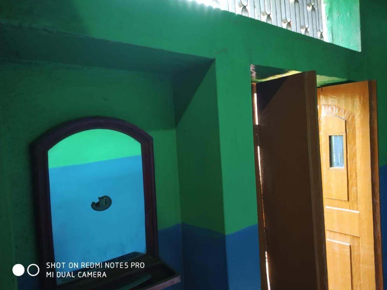 Hotel Yatri Niwas พาราณสี ภายนอก รูปภาพ