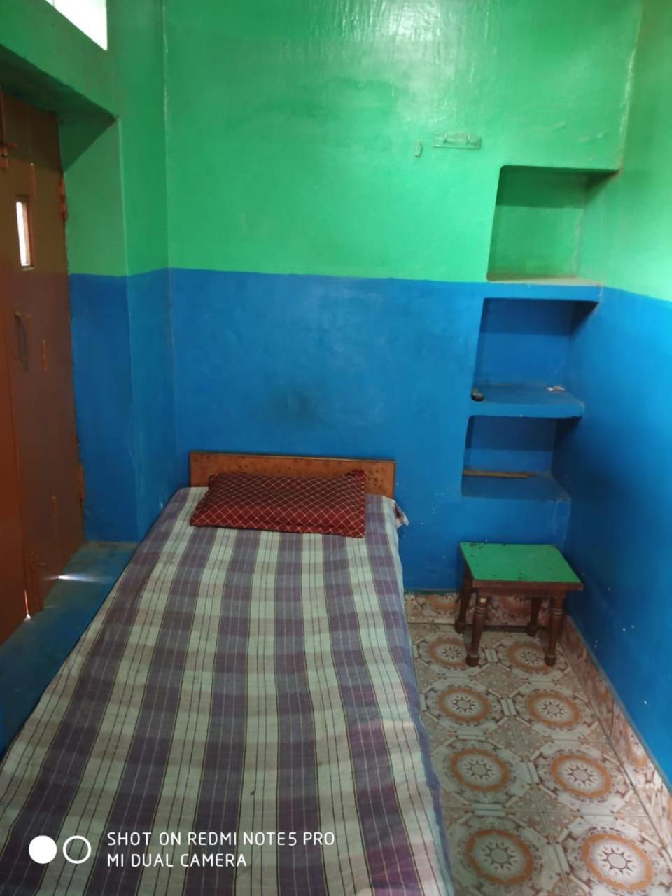 Hotel Yatri Niwas พาราณสี ภายนอก รูปภาพ